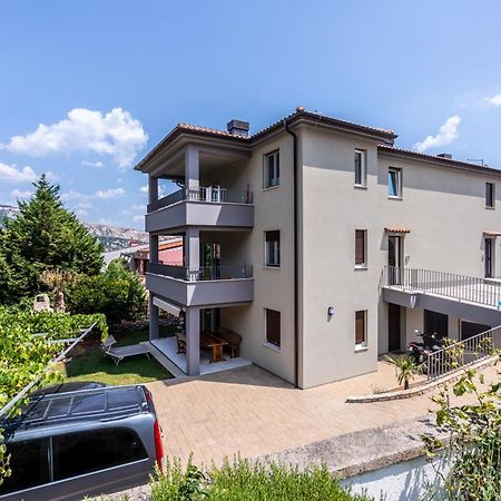 Apartments Vugrinec With Terrace Башка Экстерьер фото